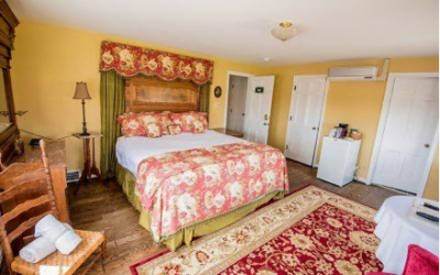 Smith Bed and Breakfast Room with Hot tub